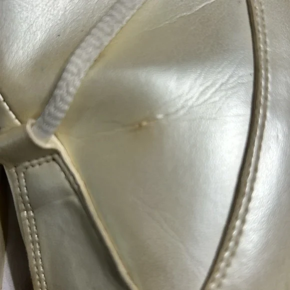 🔥SOLD🔥Nike Womens White/gold Faux Fur Trim Insulated Winter Boot Zip Pom Pom Tie - Picture 11 of 14